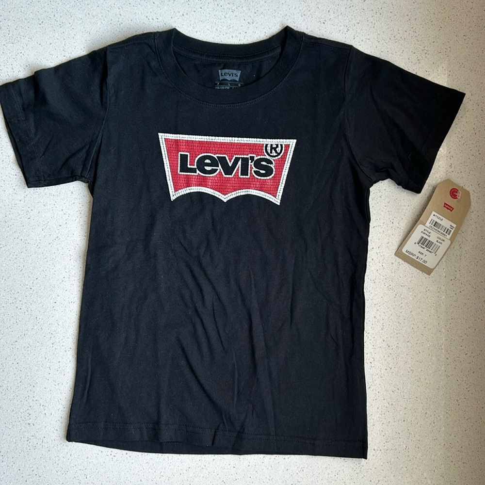 Levi’s child t-shirt - black size 7 NWT